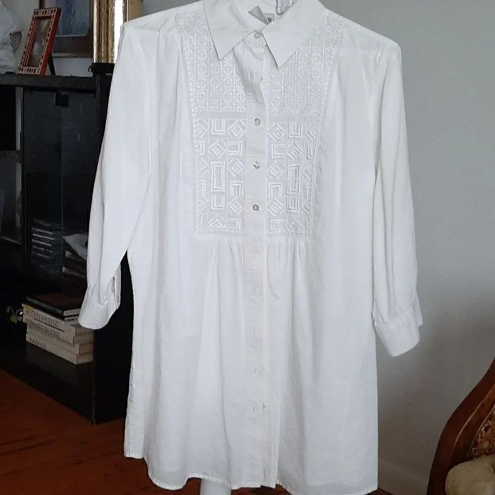 Chico's blouse   - Picture 2 of 4